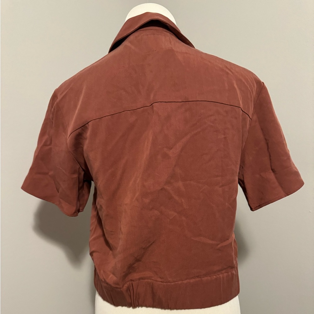 F NWT Brand new women's Abercrombie & Fitch button up top - Picture 3 of 7